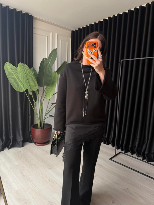 Orijinal Model , Saten Dantel Detaylı , Siyah Sweatshirt