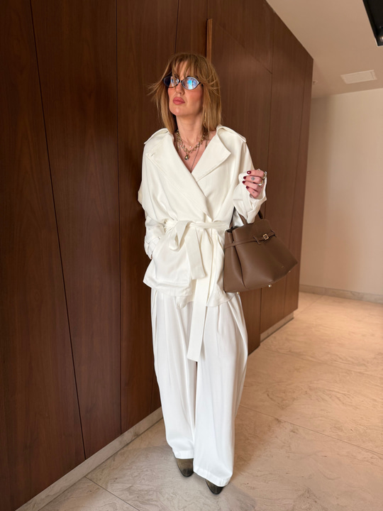 Orijinal Model , Özel Dokulu , Tek Düğmeli , Ekru Kuşaklı Takım