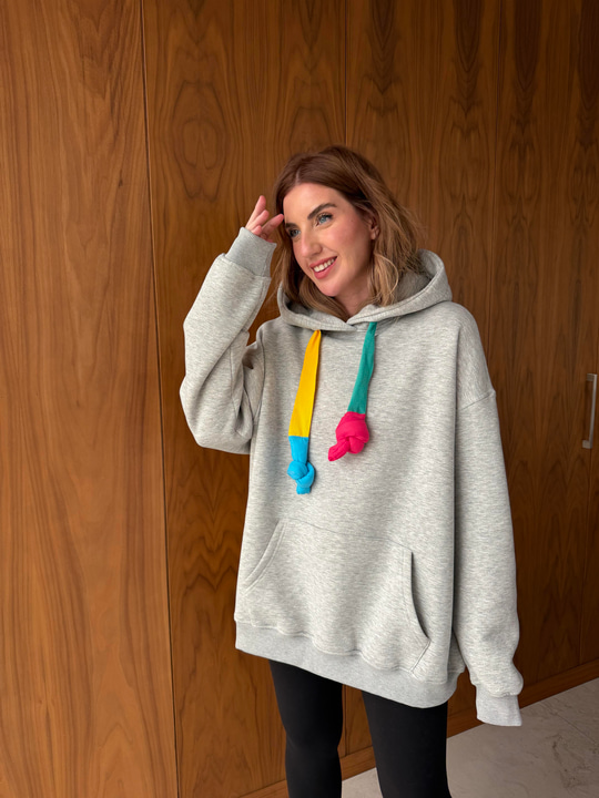 Renkli Bağcıklı , Gri Sweatshirt