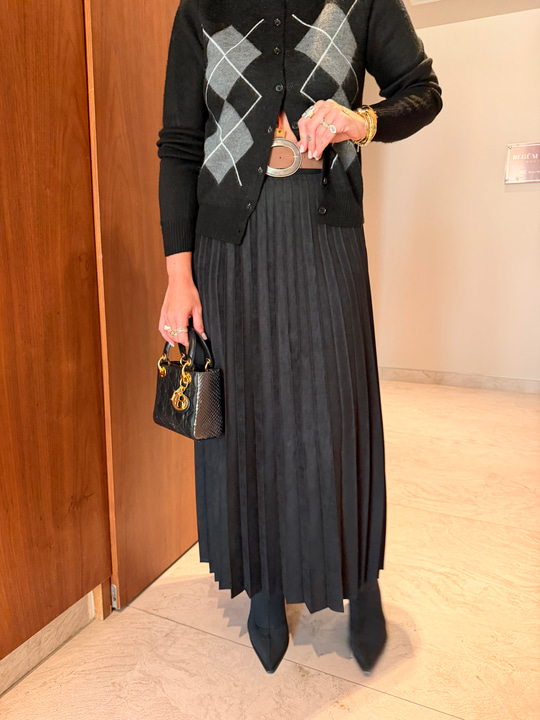 Orijinal Model , Kemerli , Siyah Süet Etek