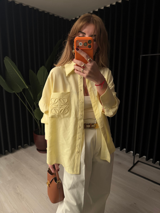 Marka Logo İşlemeli , Tereyağ Sarısı Tencel Gömlek 