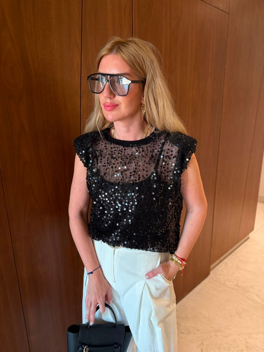 Pul Payet İşlemeli , İçi Askılı , Siyah Vatkalı Bluz