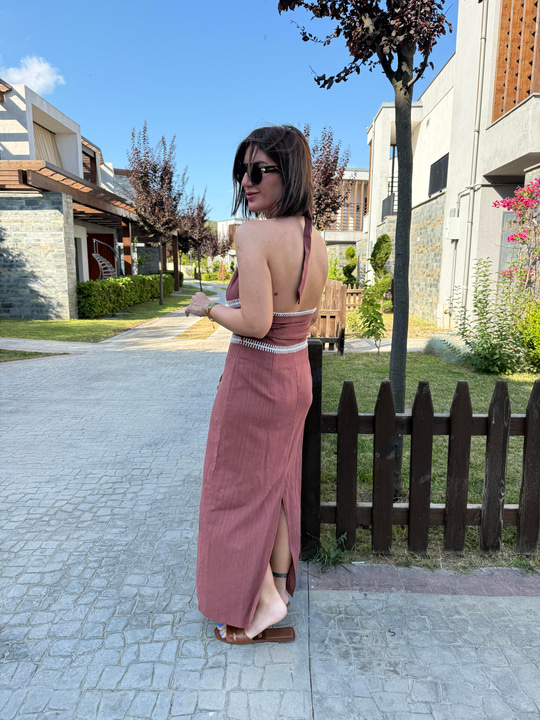 Orijinal Model , Boyundan Bağlamalı , Kiremit Rengi Elbise