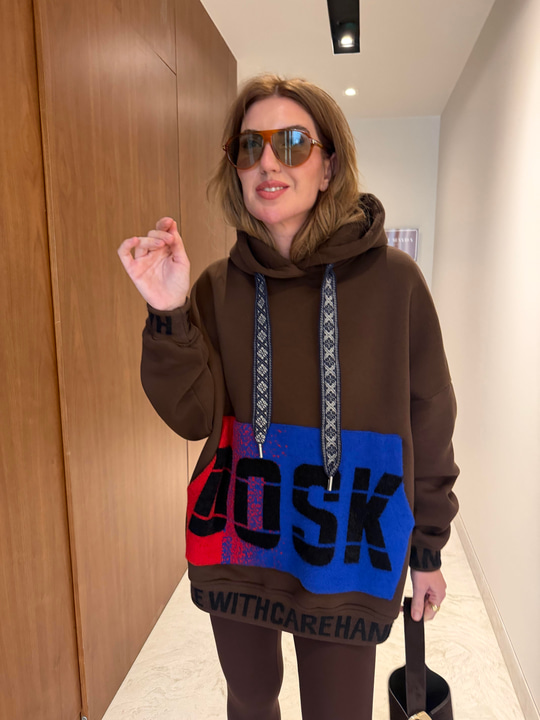 Acı Kahve , Tasarım , Şardonlu Sweatshirt