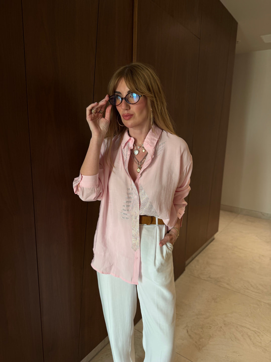 Önü Parlak Taşlı , Pembe , Tasarım Tiril Gömlek