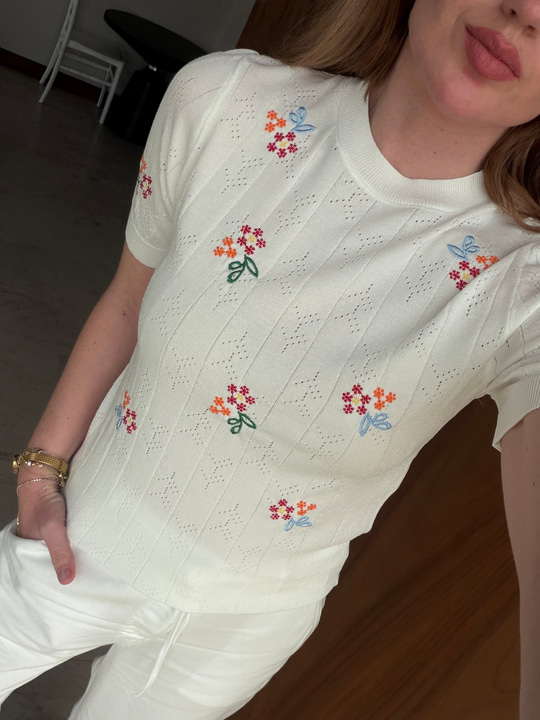 Çiçek Nakışlı , Ekru Triko