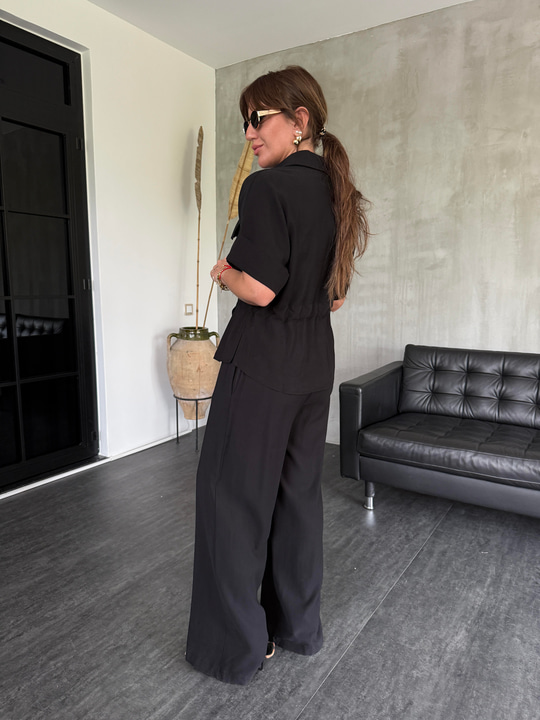 Siyah Tencel Ceket & Beli Lastikli Pantolon Takım