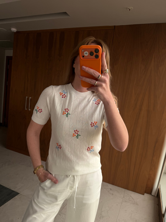 Çiçek Nakışlı , Ekru Triko