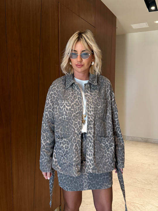 Gabardin Kumaş , Kuşaklı , Füme Leopar Jean Gömlek