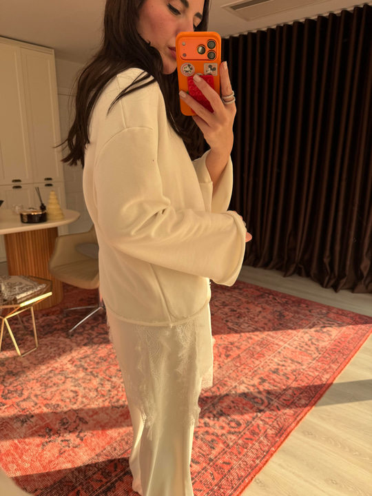 Orijinal Model , Saten Dantel Detaylı , Ekru Sweatshirt