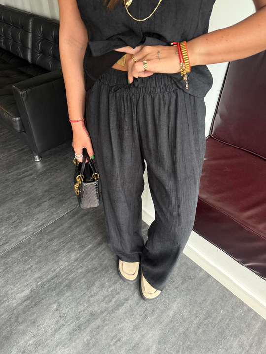 Orijinal Marka , Gizli Düğmeli , Beli Lastikli , Siyah Takım