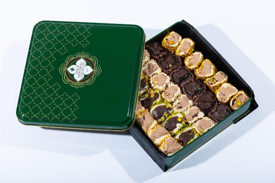 Hediyelik ÜrünlerYeşil Metal Kutu Karışık Sarma Lokum 800 gr