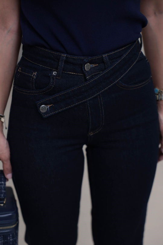 1035 Asimetrik Kemerli Denim Pantolon LACİVERT