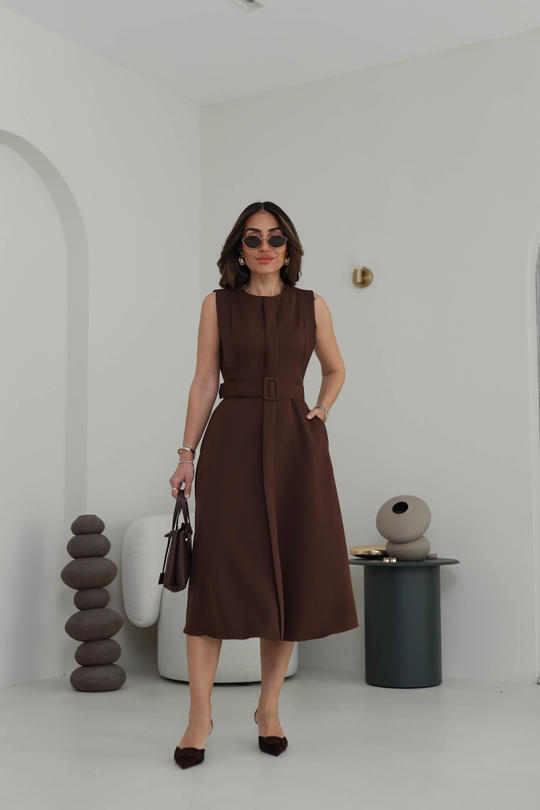3715 A Kesim Sıfır Kol Kemerli Midi Elbise KAHVE