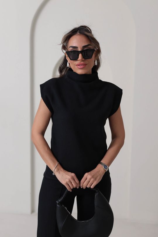1342 Dik Yaka Örme Kumaş Bluz SİYAH
