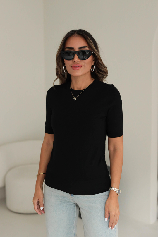 0426 Bisiklet Yaka Arkası Düğmeli Kısa Kol Triko