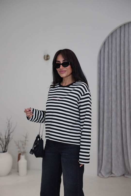 0018 Çizgili Nakışlı Sweashirt ekru-siyah