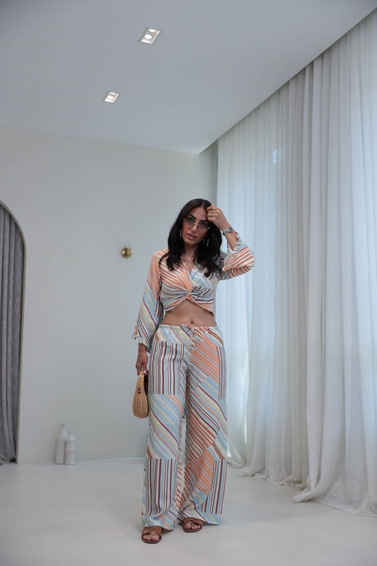 8540 Önü Düğümlü Gipe Detaylı Crop Bluz & Pantolon Takım RENKLİ