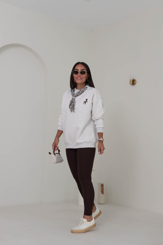 0909 Şal Detaylı Figürlü Şardonlu Sweatshirt KREM
