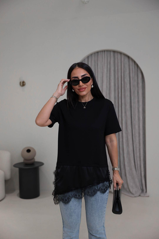 1248 Saten Garnili Dantel Güpürlü Tasarım Tshirt SİYAH