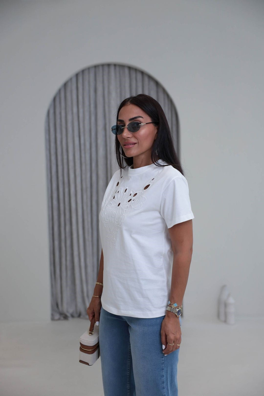 1102 Nakış Detaylı Tshirt BEYAZ