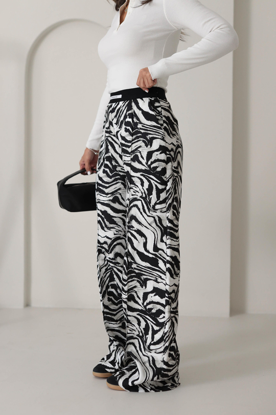 0135 Bel Lastikli Önü Dikişli Zebra Pantolon SİYAHBEYAZ