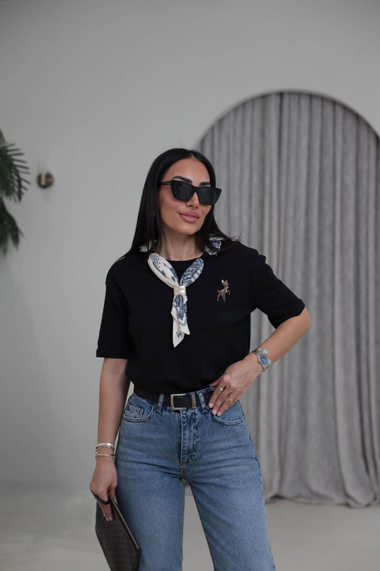 1140 Fular Detaylı Nakışlı Tshirt SİYAH