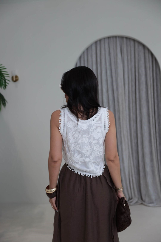9789 İşleme Detaylı Askılı Bluz BEYAZ