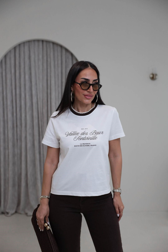 1843 Yakası Örgü Detaylı Yazılı Tshirt KAHVE
