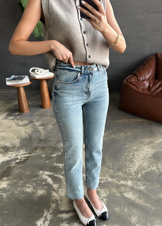 Boyfit Kesik Paça Jean BUZ MAVİ