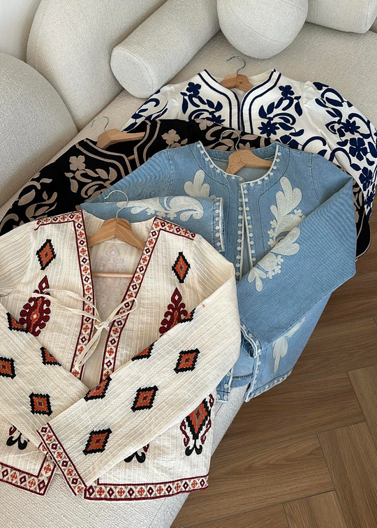 Nua Nakışlı Ceket SİYAH