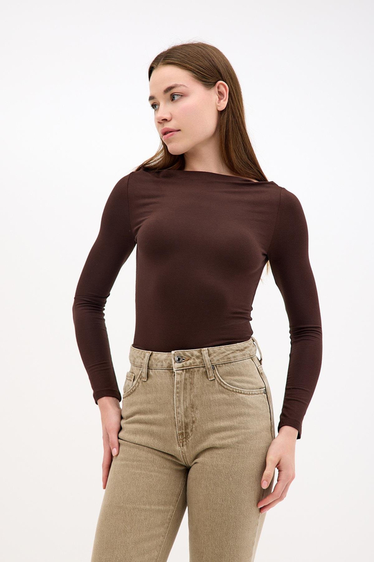 Degaje Kayık Yaka Yanı Büzgülü Pamuklu Kahverengi Bluz