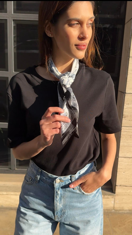 Premium Bisiklet Yaka Pamuklu Geniş Yaka Kadın Siyah T-shirt Basic