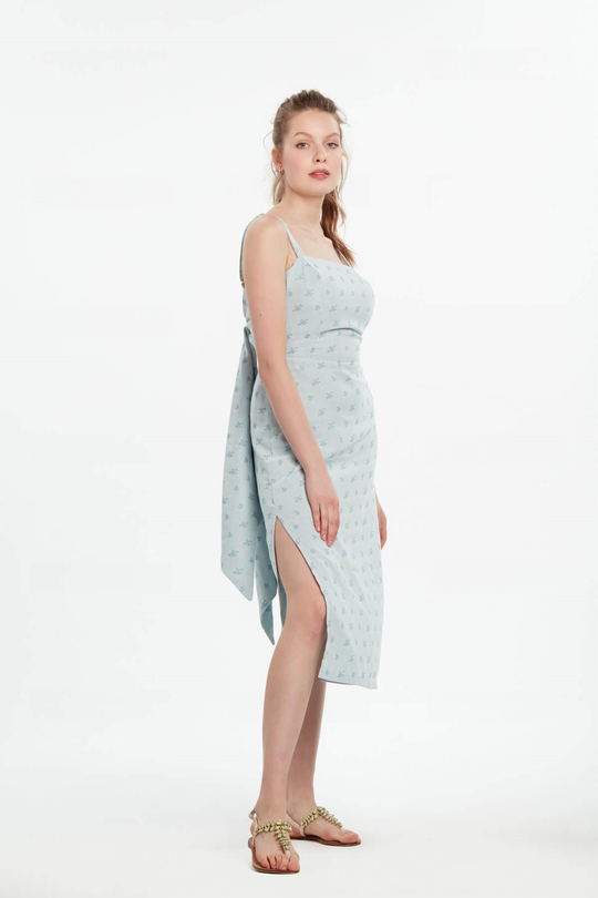 Sırtı bağlamalı yırtmaçlı midi boy tasarım elbise açık mint