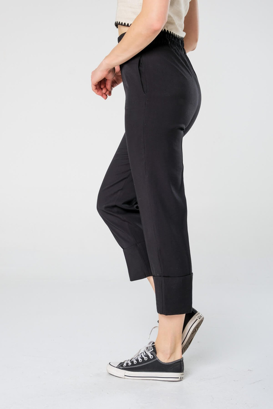 Siyah Beli Lastik Detaylı Duble Paça Kumaş Pantolon