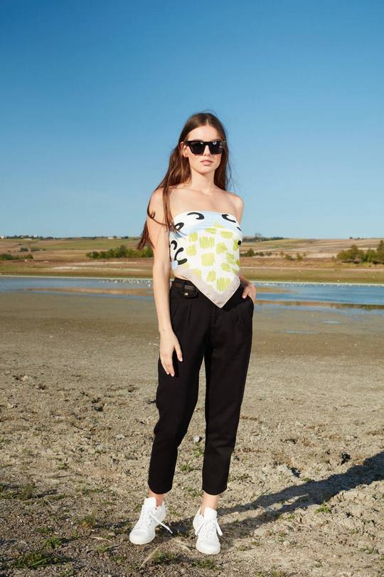 Yüksek bel düğme detaylı kemerli pantolon - Siyah