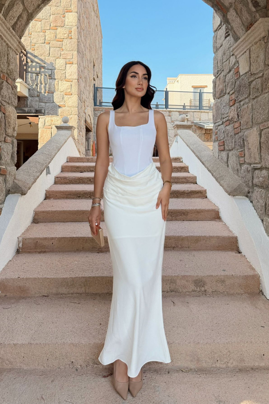 Elinda Askılı Sırt Bağcık Detay Midi Elbise 221813