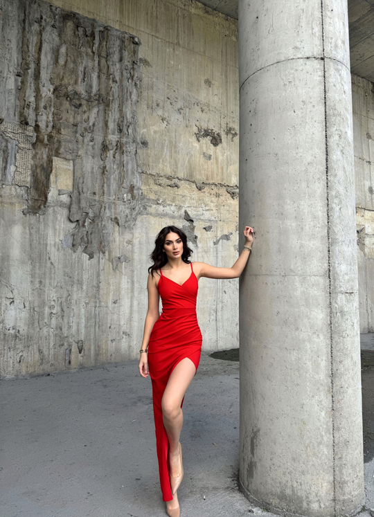 Emily Kruvaze Yaka İp Askı Yırtmaçlı Abiye 582193 KIRMIZI