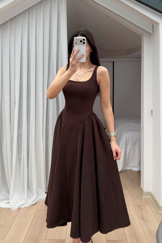 Belin Kare Yaka Sırt Dekolteli Midi Elbise 4968