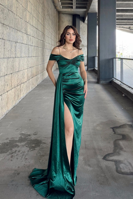 Stone Drape Yaka Yırtmaç Detay Kuyruklu Abiye 582553 ZÜMRÜT