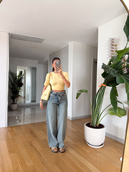 Asimetrik Düğmeli Yıkamalı Jean 