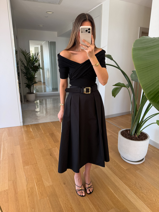 Kemerli Madonna Yaka Altı Poplin Elbise 