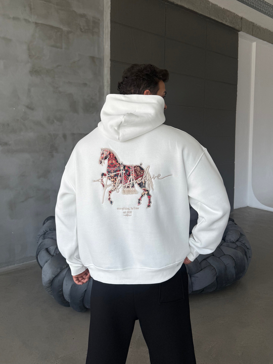 Ekru Kapşonlu Sırt At Aplikeli Püsküllü Sweatshirt PLZ 27003