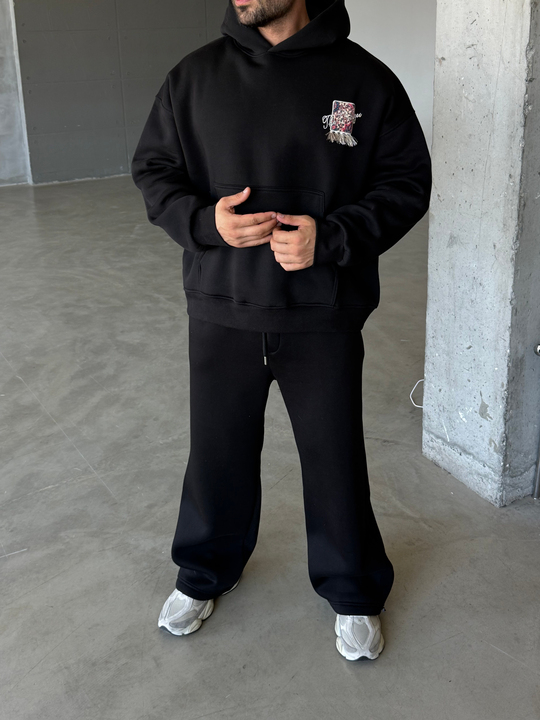 Siyah Kapşonlu Sırt At Aplikeli Püsküllü Sweatshirt PLZ 27003