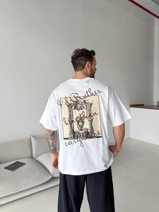 Beyaz Patchli Kupa İşlemeli Oversize Tişört JJ