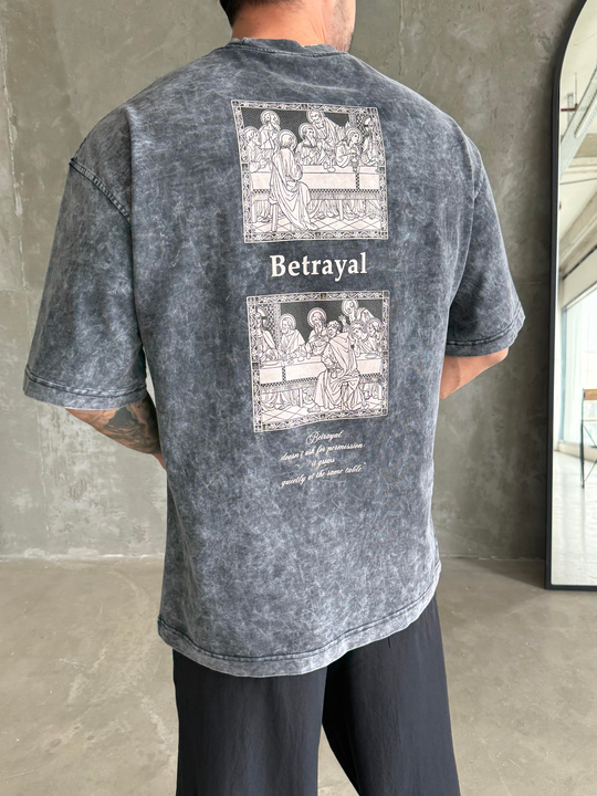 Siyah Betrayal Baskılı Yıkamalı Tişört RSP 1101