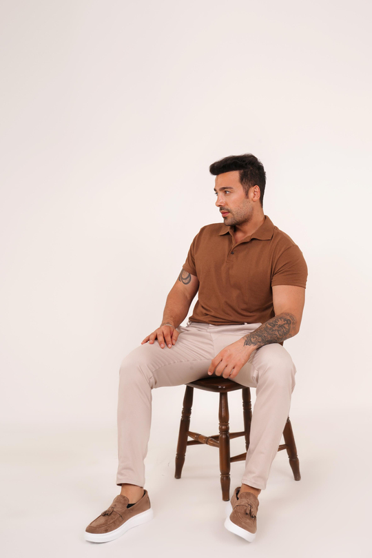 AYAKKABILI KOMBİNTaba Polo Yaka,Bej Gabardin Düz Pant. Taba Yüksek Taban Kurdelalı Ayakkabı KOMBİN