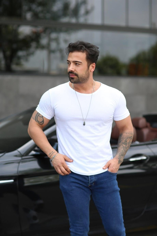 BASİC TSHİRTLERBeyaz Basic T-SHİRT