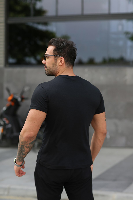 BASİC TSHİRTLERSiyah Batarya Baskılı Basic T-SHIRT SC
