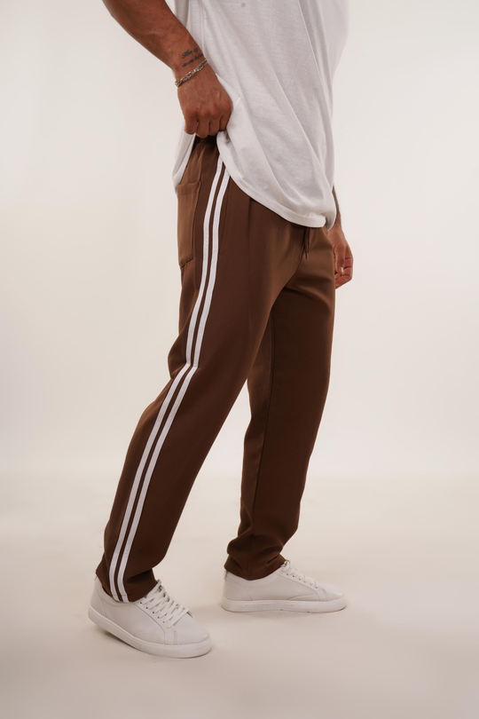 EŞOFMAN ALTI & JOGGERKahve Dokuma Kumaş Yandan Çift Çizgi Baggy Pant. KNG